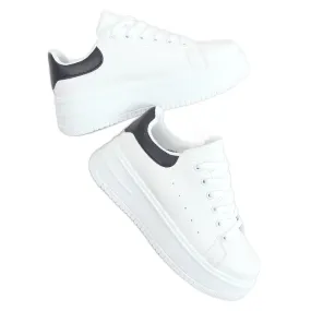 Witte damessneakers T0YD8240-5 WIT / ZWART